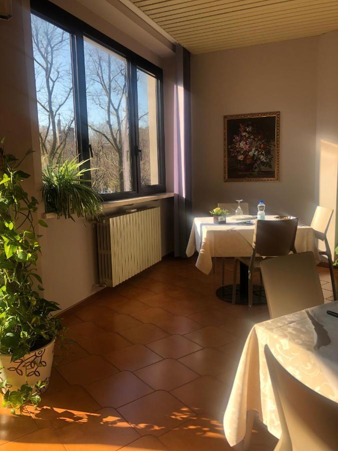 Albergo Casa Dell'Ospite Brescia Exterior foto