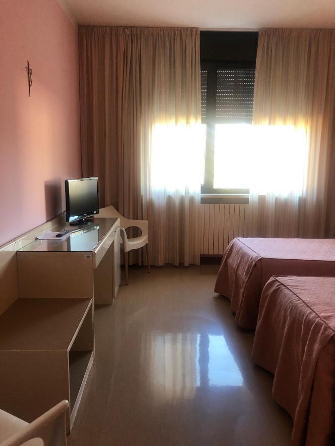 Albergo Casa Dell'Ospite Brescia Exterior foto